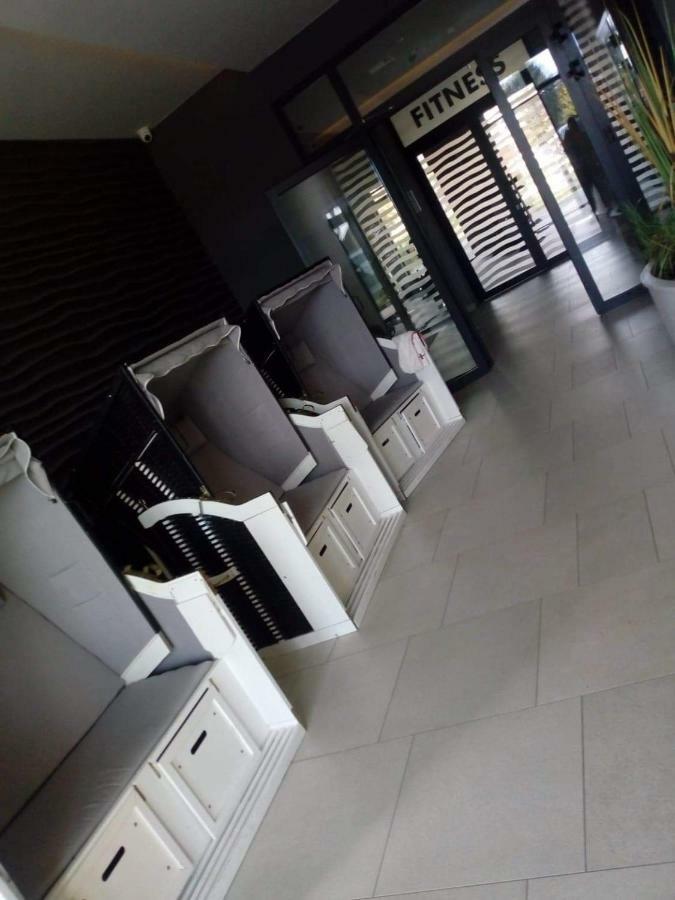 Polanki Park u Marty - Basen Apartment Kolobrzeg Bagian luar foto